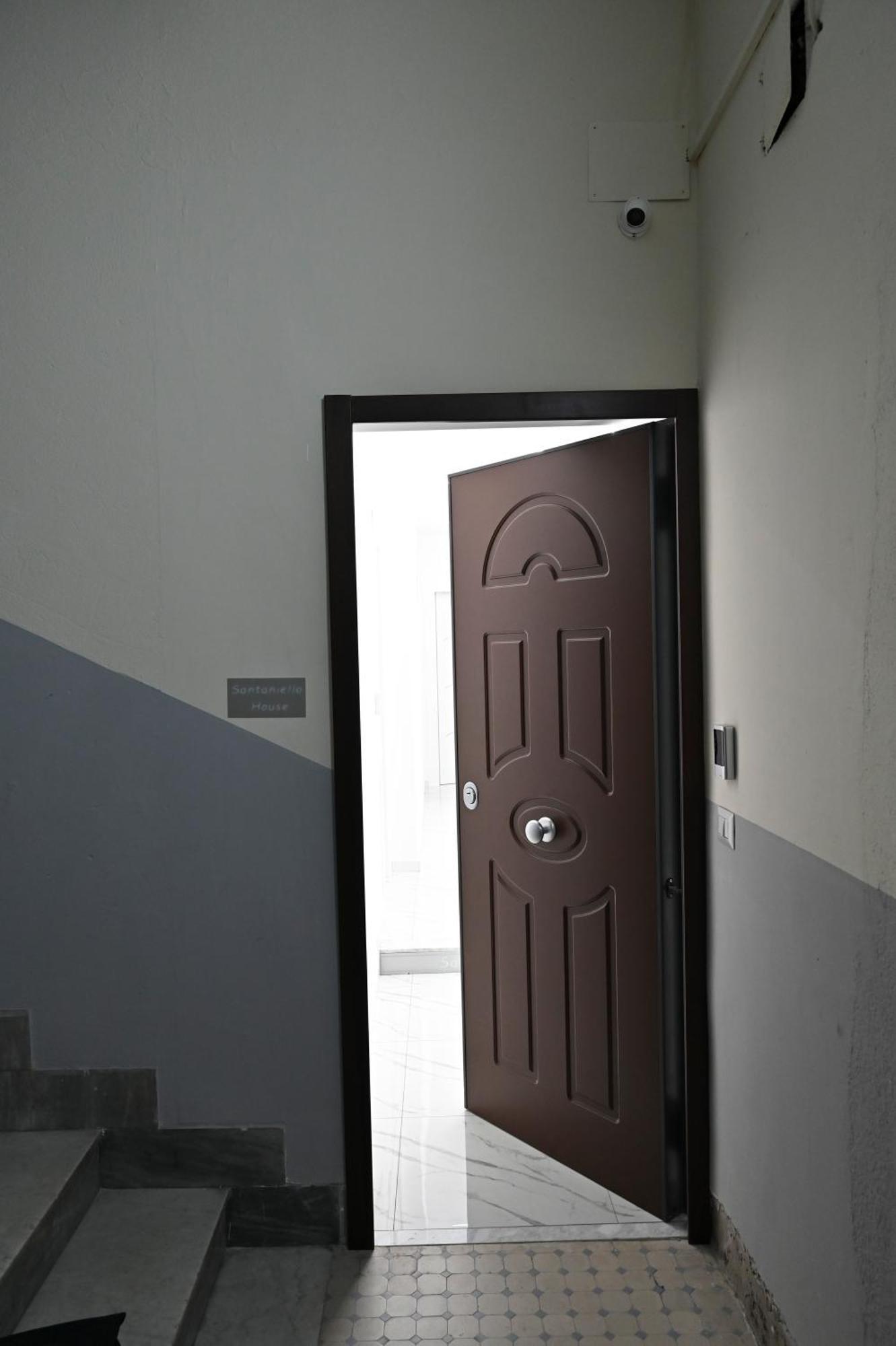 Bed and Breakfast Bebsantaniellohouse1 Неаполь Экстерьер фото